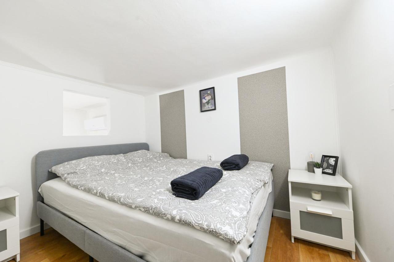 Charming Apartment In Damjanich Str., Lucas Budapest Luaran gambar