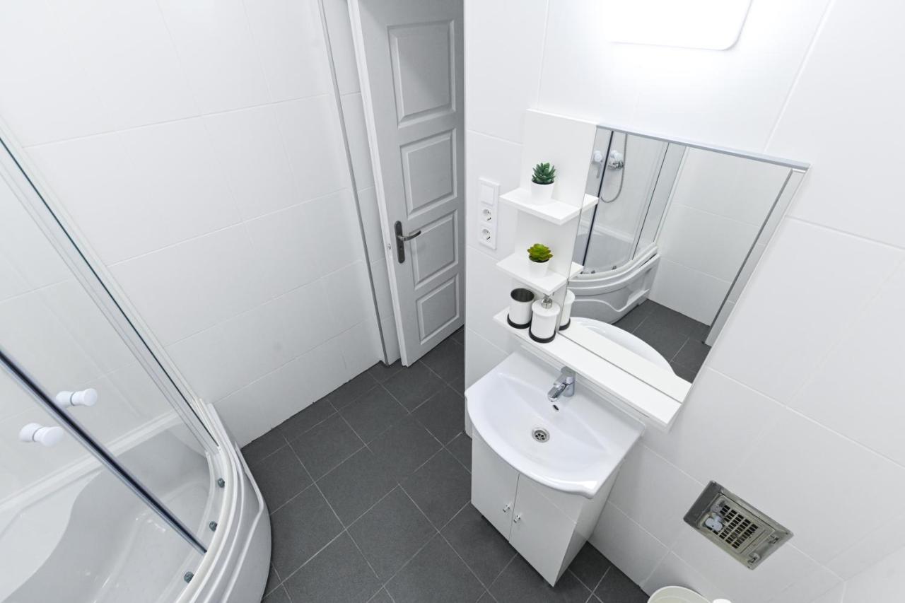 Charming Apartment In Damjanich Str., Lucas Budapest Luaran gambar